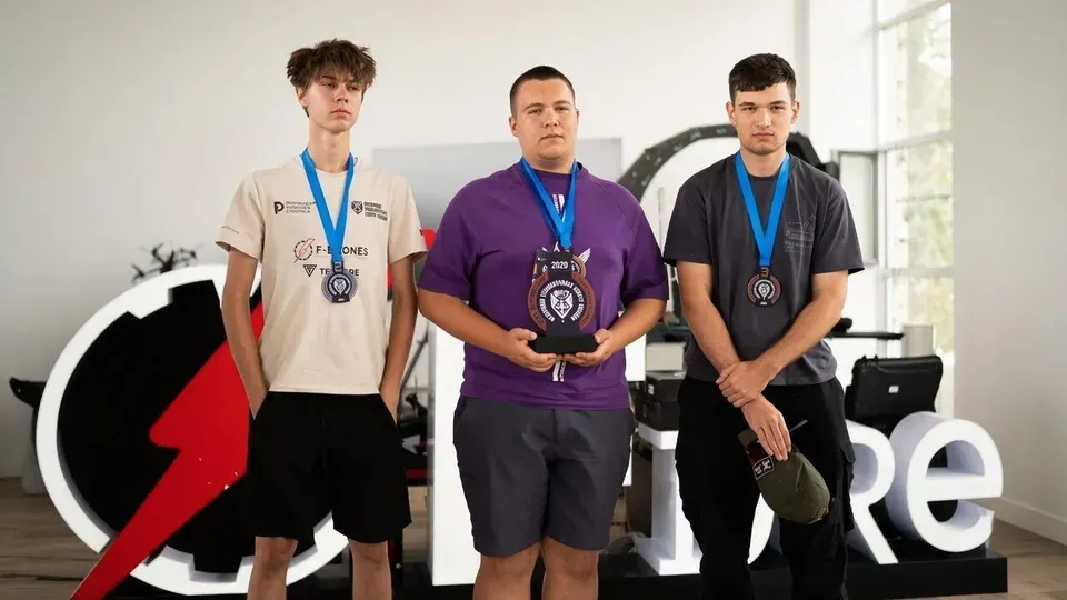 В Україні вперше у світі провели дистанційні перегони FPV-дронів