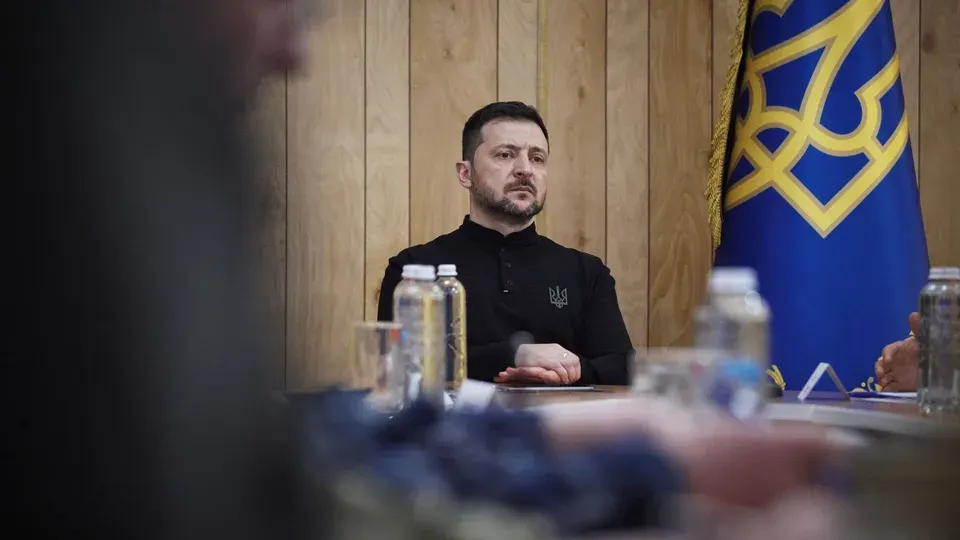 Зеленський: Китай передає Росії технології зв'язку, подібні до Starlink