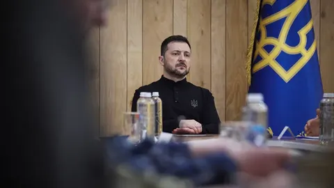 Зеленський: Китай передає Росії технології зв'язку, подібні до Starlink