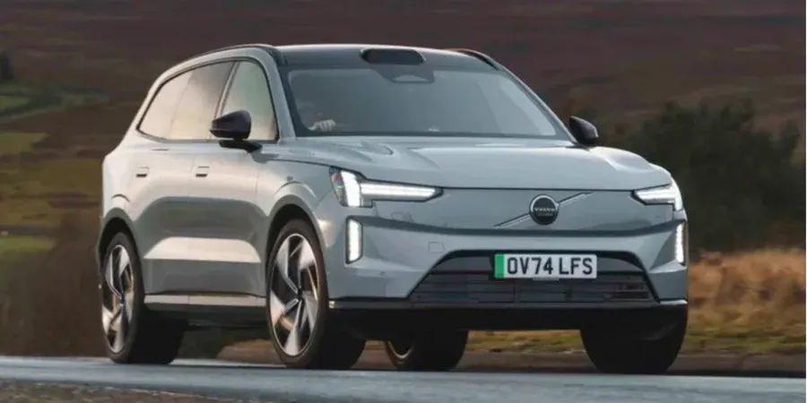 Volvo розширює Connected Safety: авто попереджатимуть про пішоходів та аварії