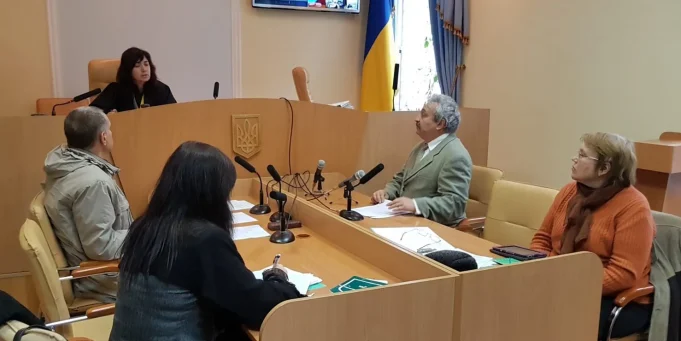 КНУ проти Ейнштейна: в Україні розглядають першу справу про псевдонауку