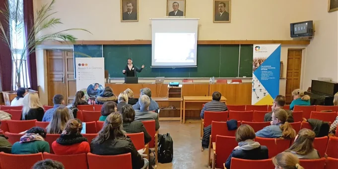 Німецькі інститути чекають на українських учених. Куди стукати